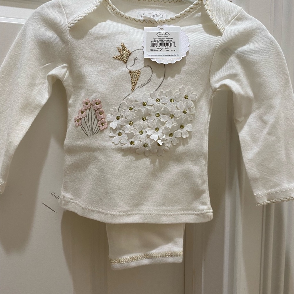 Mud Pie swan set
